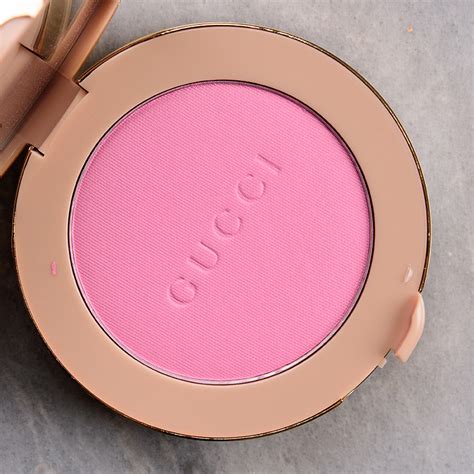 Gucci True Pink Luminous Matte Blush Review & Swatches